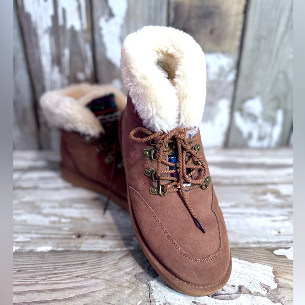 LAMO Lace Up Boots Size 9